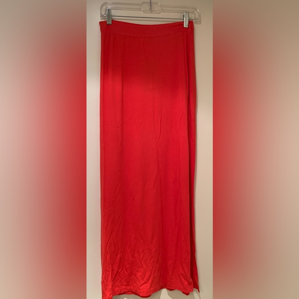 Splendid - Pencil Maxi Skirt with Side Slit (red-size s)